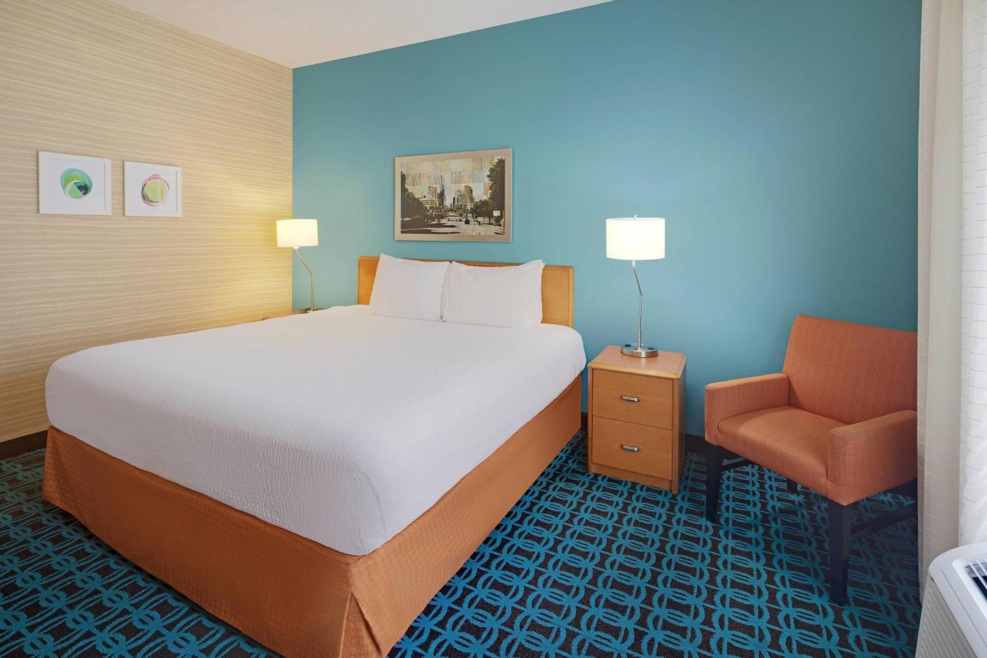 Fairfield Inn & Suites Austin University Area Exterior photo